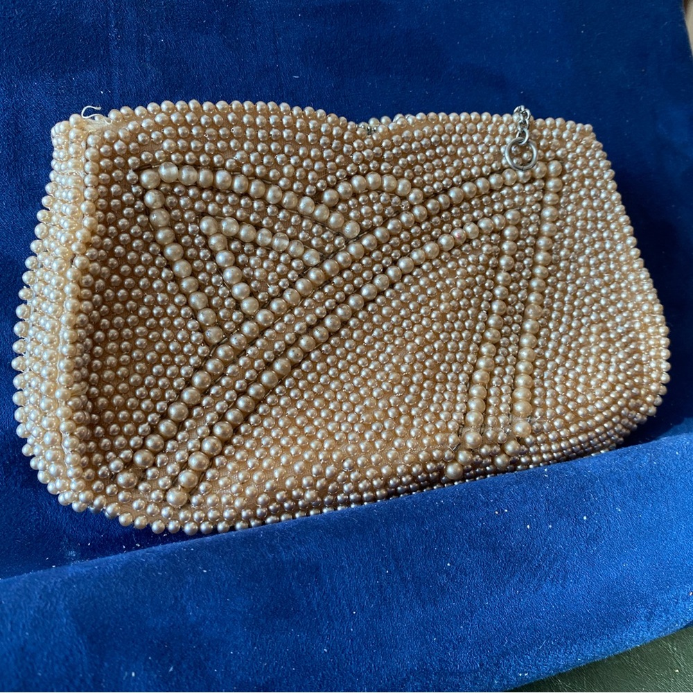 VINTAGE beautiful vintage “pearl” clutch in perfect condition.